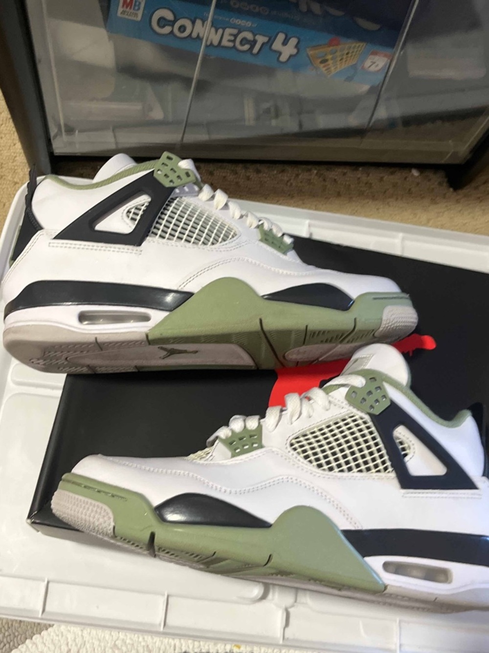 Nike Air Jordan 4 Retro Seafoam AQ9129-103 Women 11/Men 9.5 Green White